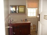 https://images.listonce.com.au/custom/160x/listings/148-hargraves-street-castlemaine-vic-3450/233/00616233_img_14.jpg?i5FPLNRc5WU