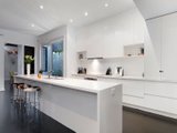 https://images.listonce.com.au/custom/160x/listings/148-mitford-street-elwood-vic-3184/484/01794484_img_02.jpg?ux3xzcsdBiE
