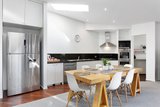 https://images.listonce.com.au/custom/160x/listings/148-ocean-beach-road-sorrento-vic-3943/444/01980444_img_09.jpg?ZytiyD2zbjE