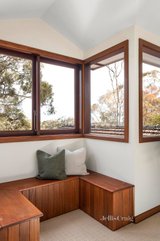 https://images.listonce.com.au/custom/160x/listings/149-pitt-street-eltham-vic-3095/072/01567072_img_16.jpg?p4Tyrv9RqG0