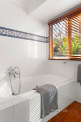 https://images.listonce.com.au/custom/160x/listings/149-pitt-street-eltham-vic-3095/072/01567072_img_23.jpg?tZUgb_Tl07s