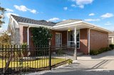 https://images.listonce.com.au/custom/160x/listings/149-roland-avenue-strathmore-vic-3041/974/01900974_img_08.jpg?9Ql1cFu8TIs