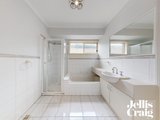 https://images.listonce.com.au/custom/160x/listings/14a-rowland-street-bentleigh-east-vic-3165/005/01905005_img_05.jpg?ye5E1dj33bg