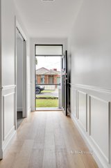 https://images.listonce.com.au/custom/160x/listings/14a-valerie-street-pascoe-vale-vic-3044/992/01136992_img_10.jpg?8SvGum-_VA8