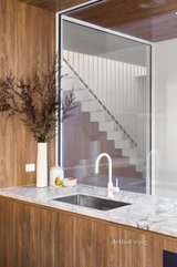 https://images.listonce.com.au/custom/160x/listings/14b-brooks-street-bentleigh-east-vic-3165/567/01691567_img_13.jpg?C9hAclNURxE