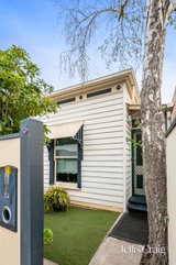 https://images.listonce.com.au/custom/160x/listings/15-albert-street-williamstown-vic-3016/241/01820241_img_16.jpg?MrtWv0Kk5Q4