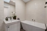 https://images.listonce.com.au/custom/160x/listings/15-allenby-avenue-glen-iris-vic-3146/143/00560143_img_08.jpg?r6vnKGEH_Io