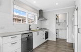 https://images.listonce.com.au/custom/160x/listings/15-balmoral-street-kilsyth-vic-3137/147/01888147_img_06.jpg?3VWUcWeOz8I