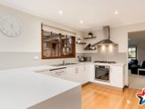 https://images.listonce.com.au/custom/160x/listings/15-bella-vista-way-lilydale-vic-3140/465/01529465_img_08.jpg?cltB0moPnSA