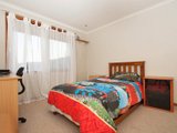 https://images.listonce.com.au/custom/160x/listings/15-birchwood-drive-mooroolbark-vic-3138/344/01524344_img_10.jpg?qCefr1hgKKA