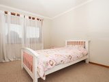 https://images.listonce.com.au/custom/160x/listings/15-birchwood-drive-mooroolbark-vic-3138/344/01524344_img_11.jpg?VQ8ccxcKObU