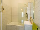 https://images.listonce.com.au/custom/160x/listings/15-blessington-street-newtown-vic-3220/901/01698901_img_07.jpg?XJba1j0vspk