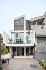https://images.listonce.com.au/custom/160x/listings/15-bowen-street-richmond-vic-3121/007/01226007_img_24.jpg?mR52qDg31lM