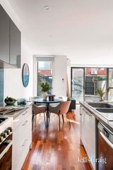 https://images.listonce.com.au/custom/160x/listings/15-boyd-street-richmond-vic-3121/857/01767857_img_05.jpg?6mEIHfdDUk8