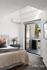 https://images.listonce.com.au/custom/160x/listings/15-boyd-street-richmond-vic-3121/857/01767857_img_12.jpg?XZwTJ4_IVN4