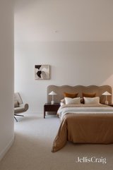 https://images.listonce.com.au/custom/160x/listings/15-butler-street-essendon-vic-3040/331/01827331_img_13.jpg?1w9i1ztnJqQ