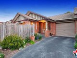 https://images.listonce.com.au/custom/160x/listings/15-camric-court-mount-evelyn-vic-3796/370/01526370_img_01.jpg?-x8-wYGTLD0