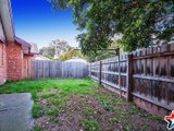 https://images.listonce.com.au/custom/160x/listings/15-camric-court-mount-evelyn-vic-3796/370/01526370_img_09.jpg?Lvv9eUM38Lo