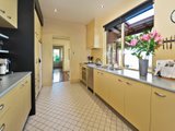 https://images.listonce.com.au/custom/160x/listings/15-canterbury-road-albert-park-vic-3206/412/01087412_img_08.jpg?FEoshIkoLuc