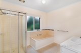 https://images.listonce.com.au/custom/160x/listings/15-carinya-drive-gisborne-vic-3437/046/01898046_img_08.jpg?3Gqnp28tQbA