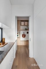 https://images.listonce.com.au/custom/160x/listings/15-castella-street-ivanhoe-east-vic-3079/145/01809145_img_10.jpg?VUzFAhDM1Lw