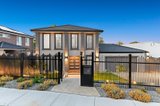 https://images.listonce.com.au/custom/160x/listings/15-centre-road-vermont-vic-3133/556/01736556_img_01.jpg?Kahio2GVqII