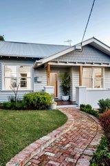 https://images.listonce.com.au/custom/160x/listings/15-collings-street-brunswick-west-vic-3055/817/01565817_img_23.jpg?8aOxvclTQlk