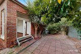 https://images.listonce.com.au/custom/160x/listings/15-coronet-street-flemington-vic-3031/929/01899929_img_11.jpg?8Fv8gnEm_40