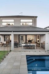 https://images.listonce.com.au/custom/160x/listings/15-crawford-street-cheltenham-vic-3192/572/01572572_img_17.jpg?tXdjz08KqhU