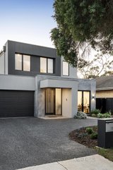 https://images.listonce.com.au/custom/160x/listings/15-crawford-street-cheltenham-vic-3192/572/01572572_img_18.jpg?oX3ODzEroG0