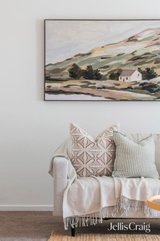 https://images.listonce.com.au/custom/160x/listings/15-dale-court-mount-martha-vic-3934/303/01929303_img_02.jpg?1hN13ibBAig