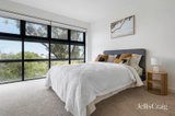 https://images.listonce.com.au/custom/160x/listings/15-danks-street-albert-park-vic-3206/282/01773282_img_06.jpg?E02dK8P5Iq0