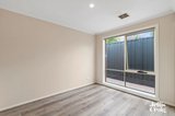 https://images.listonce.com.au/custom/160x/listings/15-dotterel-court-chelsea-heights-vic-3196/698/01839698_img_07.jpg?w0NcQEBUf8o