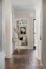 https://images.listonce.com.au/custom/160x/listings/15-eclipse-crescent-watsonia-vic-3087/551/01899551_img_10.jpg?oA7F42MfvQY