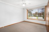 https://images.listonce.com.au/custom/160x/listings/15-edwards-street-sebastopol-vic-3356/300/01114300_img_08.jpg?IQlYXN3gYsY