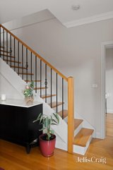 https://images.listonce.com.au/custom/160x/listings/15-edwin-street-fairfield-vic-3078/586/01950586_img_03.jpg?JmiLh38dyHY