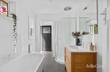 https://images.listonce.com.au/custom/160x/listings/15-fern-avenue-windsor-vic-3181/020/01808020_img_10.jpg?JYX2DwhLDQE