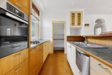 https://images.listonce.com.au/custom/160x/listings/15-glen-street-hawthorn-vic-3122/422/01815422_img_04.jpg?41JJROIogOw