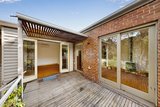 https://images.listonce.com.au/custom/160x/listings/15-glen-street-hawthorn-vic-3122/422/01815422_img_07.jpg?rxUQZansWcM