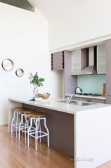 https://images.listonce.com.au/custom/160x/listings/15-gracie-street-northcote-vic-3070/396/00623396_img_03.jpg?E1UwEjr8Yc4