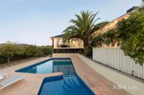 https://images.listonce.com.au/custom/160x/listings/15-gwingana-crescent-glen-waverley-vic-3150/893/01898893_img_20.jpg?PdE5wzcDqto