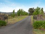 https://images.listonce.com.au/custom/160x/listings/15-henley-road-kangaroo-ground-vic-3097/808/00979808_img_18.jpg?o3n0l2U0ckA