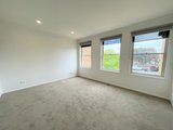 https://images.listonce.com.au/custom/160x/listings/15-hopkins-street-south-geelong-vic-3220/512/01561512_img_17.jpg?S7DS_I_-LG8