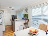 https://images.listonce.com.au/custom/160x/listings/15-kalimna-street-mooroolbark-vic-3138/280/01526280_img_04.jpg?09mjVtpFZKM