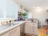 https://images.listonce.com.au/custom/160x/listings/15-kalimna-street-mooroolbark-vic-3138/280/01526280_img_06.jpg?_t1YIwBDwnw