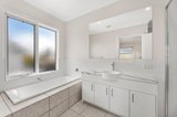 https://images.listonce.com.au/custom/160x/listings/15-keats-road-mooroolbark-vic-3138/731/01771731_img_05.jpg?1eHi4jiwLX8