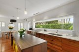 https://images.listonce.com.au/custom/160x/listings/15-kendari-avenue-balwyn-north-vic-3104/784/00969784_img_10.jpg?Zcu4Z7eWArY