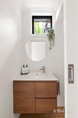 https://images.listonce.com.au/custom/160x/listings/15-kennedy-street-fairfield-vic-3078/349/01991349_img_18.jpg?gCd5LEsec_c