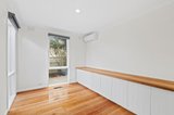 https://images.listonce.com.au/custom/160x/listings/15-kenwood-crescent-ringwood-vic-3134/033/01974033_img_12.jpg?eUwWsfjbi34