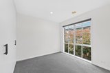 https://images.listonce.com.au/custom/160x/listings/15-kenwood-crescent-ringwood-vic-3134/033/01974033_img_14.jpg?0OyAxzkd9IQ